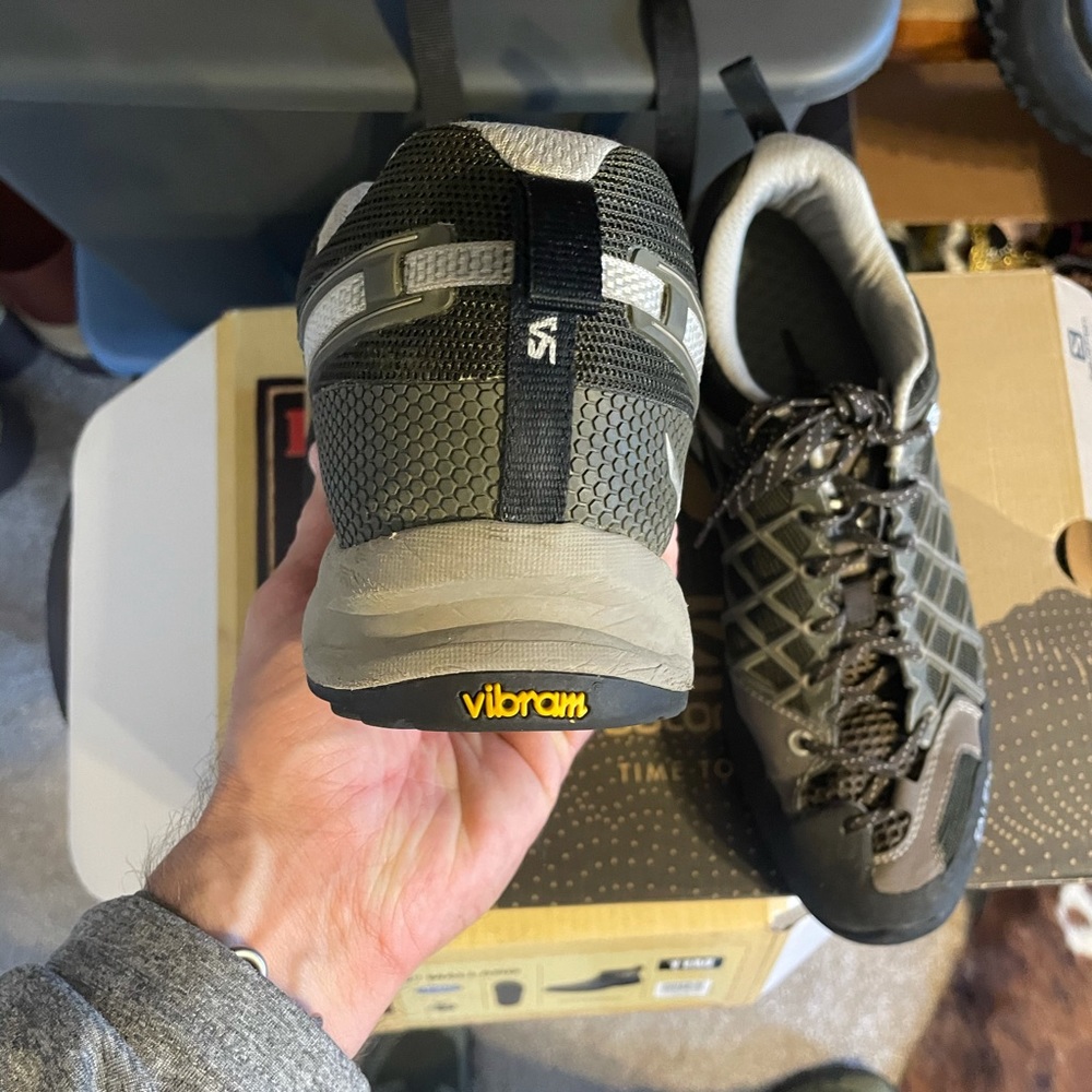 Men’s trail running shoe